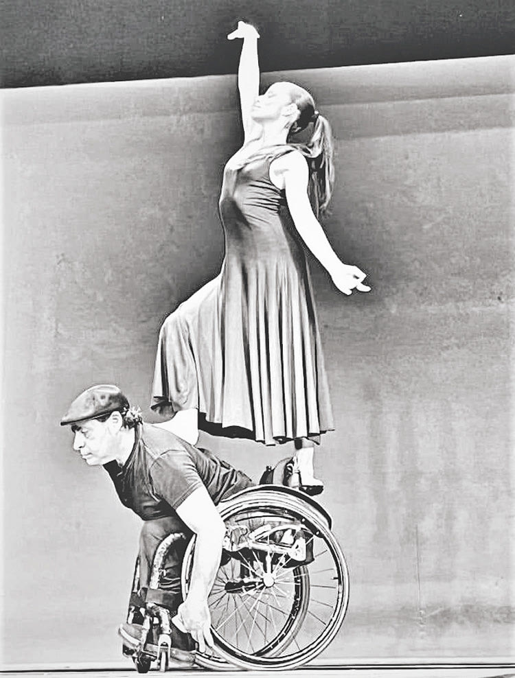 Χορεύοντας με μια συνεχή… ανατροπή της αναπηρίας