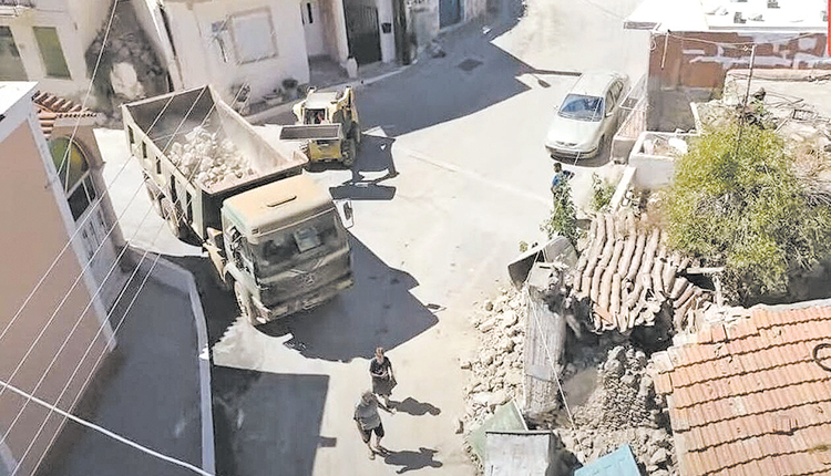 Χέρι χέρι φορείς και αυτοδιοίκηση για τα προβλήματα των σεισμόπληκτων