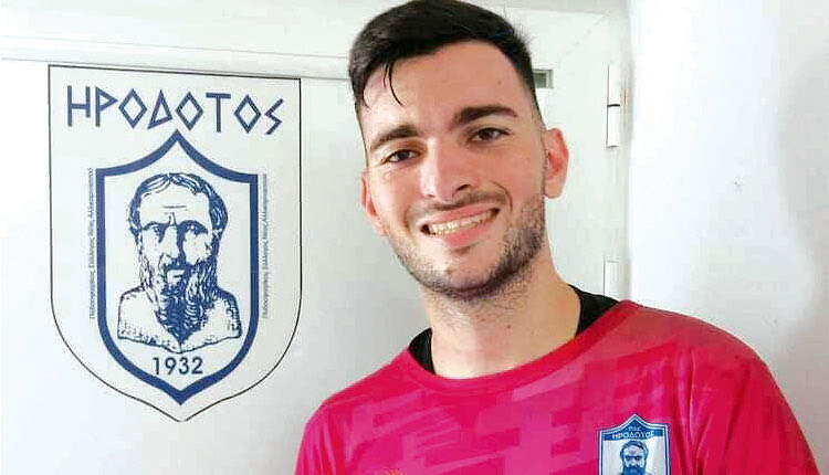 Ο Νίκος Αντωνιδάκης