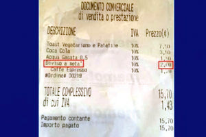 Και όμως το τερμάτισαν! Ενα απίστευτο σκηνικό που του συνέβη στη λίμνη Κόμο της Ιταλίας μοιράστηκε ένα ζευγάρι που επισκέφτηκε μπαρ στο Gera Lario, μένοντας άναυδο όταν είδε τον λογαριασμό. Το ζευγάρι είχε παραγγείλει ένα τοστ, νερό, καφέ και αναψυκτικό, ζητώντας το τοστ να είναι κομμένο στα δύο.