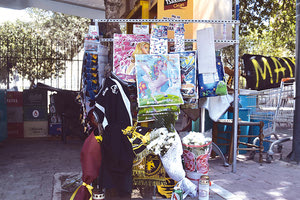 Λουλούδια και κεριά στον τόπο της δολοφονίας του 29χρονου φίλου της ΑΕΚ