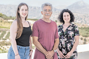 Δρ. Χρυσάνθη Βουτυράκη, καθ. Χρήστος Δελιδάκης, δρ. Ευανθία Ζαχαριουδάκη