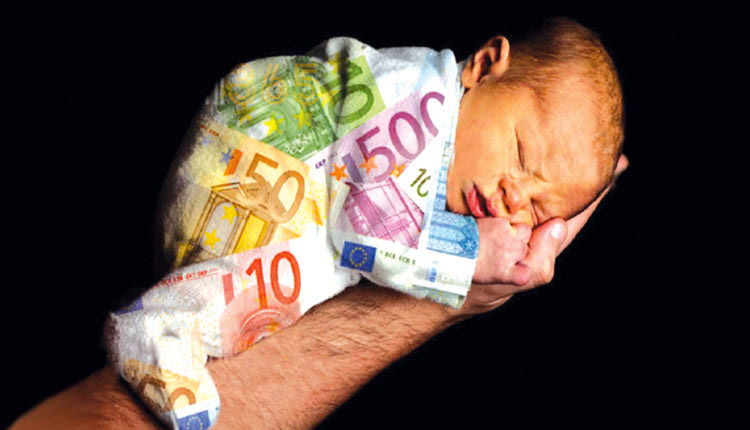 Χρηματικά ποσά που προσεγγίζουν και ξεπερνούν τα τρία εκατομμύρια ευρώ φέρονται να είχαν «παρκάρει» σε εξωχώριες εταιρείες τα μέλη του κυκλώματος εμπορίας βρεφών στην Κρήτη που εξαρθρώθηκε από το Τμήμα Αντιμετώπισης Οργανωμένου Εγκλήματος