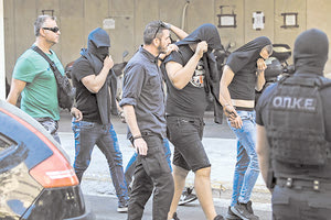 Κακουργηματικές διώξεις για τους χούλιγκαν