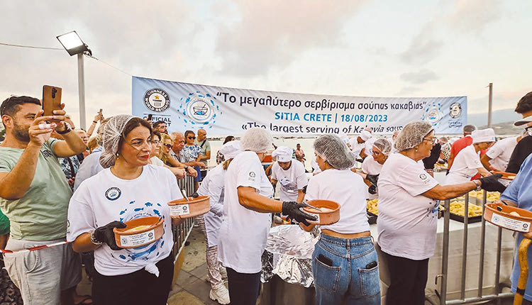 Όλοι βοήθησαν και χάρηκαν την γιορτή, οι εθελοντές, οι ντόπιοι και οι επισκέπτες 