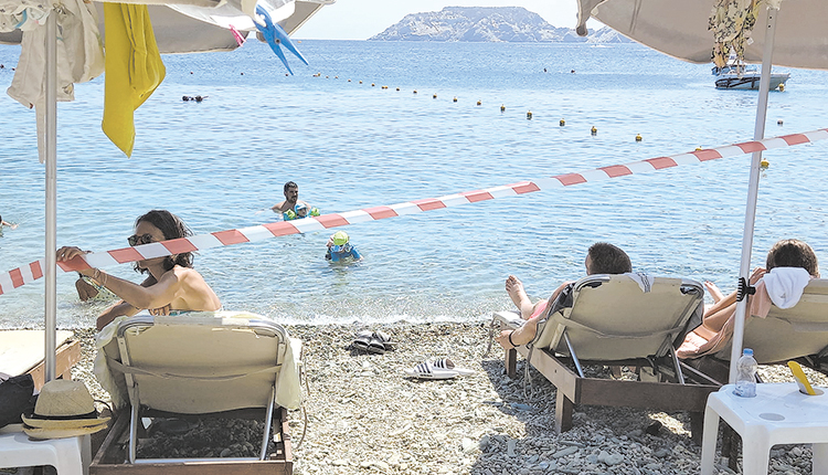 παραλια ψαρομουρα αποκλεισμος