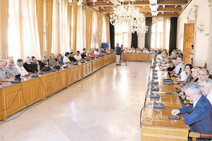 Τίτλοι τέλους μπαίνουν σύντομα στις συνεδριάσεις του  Δημοτικού Συμβουλίου, καθώς το Σώμα πρόκειται να συγκληθεί άλλη μια φορά μέχρι τις 7 Σεπτεμβρίου και μετά σταματά μέχρι τις εκλογές.