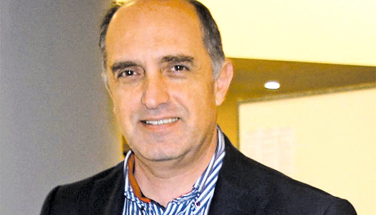 Ο Δρ. Αντώνης Παπαδάκης