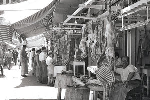 ΦΩΤΟΗΜΕΡΑΣ: Στην αγορά του Ηρακλείου το καλοκαίρι του 1960.