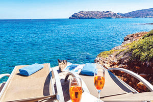 Γεμάτα τα ξενοδοχεία, άδεια τα εμπορικά, σύμφωνα με τους καταστηματάρχες