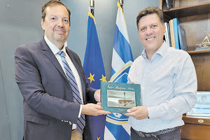 Την πρώτη συνάντηση με τον νέο υπουργό Ναυτιλίας και Νησιωτικής Πολιτικής, Μιλτιάδη Βαρβιτσιώτη, είχε χθες ο διευθύνων σύμβουλος του ΟΛΗ Μηνάς Παπαδάκης