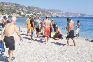 ΠΑΝΤΑΝΑΣΣΑ Ανέσυραν νεκρό 85χρονο από τη θάλασσα