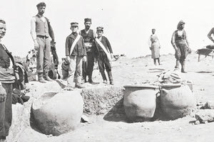 ΦΩΤΟΗΜΕΡΑΣ: Στις ανασκαφές της Κνωσού και Κρητικοί μαθητές.