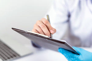 Η κυβέρνηση λόγω των δεσμεύσεων που έχει στα ευρωπαϊκά όργανα θα πρέπει άμεσα να βρει λύση για να καλυφθεί όλος ο πληθυσμός