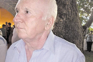 Ένα αξιωματικός που τίμησε το ενθόσημο και τη στολή του, ένας αξιόλογος άνθρωπος, ένας σπουδαίος Λασιθιώτης δεν είναι πια μαζί μας. Ο στρατηγός Γιώργος Τσουκάκης έφυγε από τη ζωή γεμίζοντας θλίψη συγγενείς και φίλους.