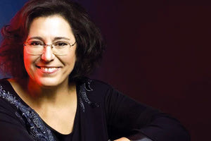 Η Μαρία Φαραντούρη τραγουδά για το ρόδον της Ανατολής