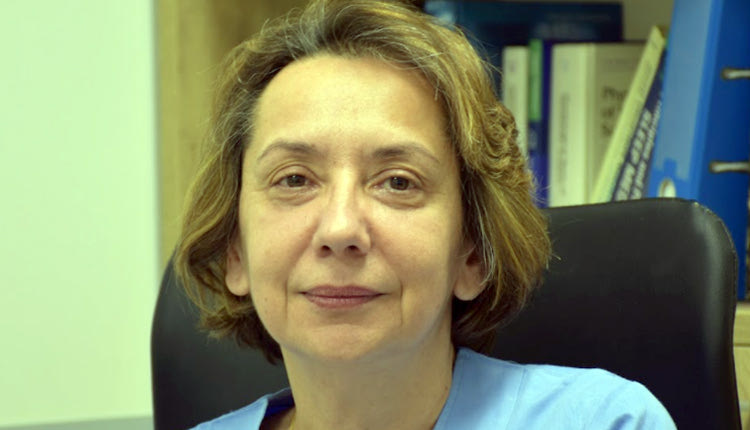 “Γενναία απόφαση, όλη η οικογένεια έχει τον απόλυτο σεβασμό μας” είπε στην “Π” 
η διευθύντρια της ΜΕΘ 
Ευμορφία Κονδύλη 
