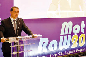 Ο Μάξιμος Σενετάκης στο 2ο Διεθνές Συνέδριο RawMat2023