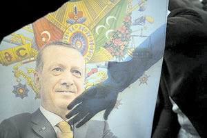 Άντε πάλι τα ίδια. Η Τουρκία δέχθηκε και φέτος συγχαρητήρια  από το Στρατηγείο του ΝΑΤΟ, με αφορμή την ημέρα των τουρκικών ενόπλων δυνάμεων, γνωστής και ως "Ημέρας Νίκης", που γιορτάζεται στις 30 Αυγούστου, με την οποία τιμάται η νίκη του τουρκικού στρατού επί των ελληνικών δυνάμεων στη μάχη του Ντουμπλουπινάρ το 1922 στη Μικρά Ασία.