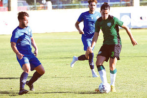 Φάση απο το φιλικό του Γιούχτα με τον ΑΟΑΝ