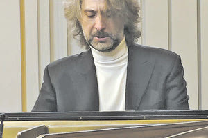 Ο πιανίστας Θοδωρής Τζοβανάκης