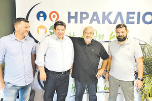 Ανυπέρβλητα εμπόδια, σοβαρά οικογενειακά και προσωπικά ζητήματα ανάγκασαν τον Γιώργο Στειακάκη (Βράχος) να μην είναι υποψήφιος στο πλευρό του επιστήθιου φίλου του, Μιχάλη Καραμαλάκη