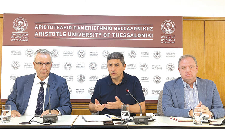 Από τις συναντήσεις που είχε στο Αριστοτέλειο ο Λευτέρης Αυγενάκης