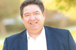 Πλήρες ψηφοδέλτιο με 362 υποψήφιους από τον Καραμαλάκη