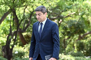 Για την Ισπανία αναχώρησε χθες ο υπουργός Αγροτικής Ανάπτυξης και Τροφίμων Λευτέρης Αυγενάκης,