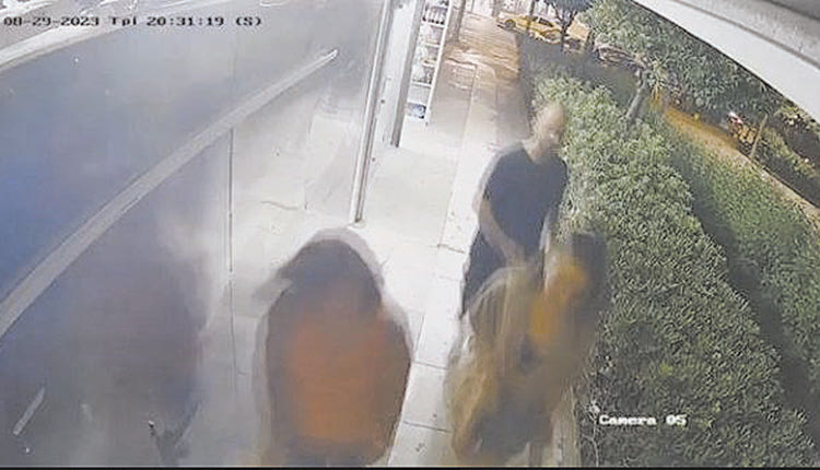 Η σύριγγα εκτιμάται ότι περιείχε γενετικό υλικό του δράστη