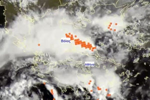 Εντυπωσιακή εικόνα από δορυφόρο που δείχνει την κακοκαιρία πάνω από το Βόλο