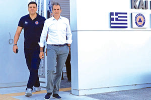 Οι μετεωρολόγοι είπαν στον πρωθυπουργό ότι πρόκειται για τη μεγαλύτερη νεροποντή που έχουν συναντήσει