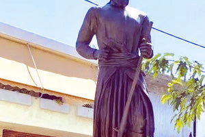 ΣΤΟ ΠΕΤΡΟΚΕΦΑΛΙ: Μέσα σε κλίμα συγκίνησης τ’ αποκαλυπτήρια του αγάλματος του ήρωα Ξωπατέρα