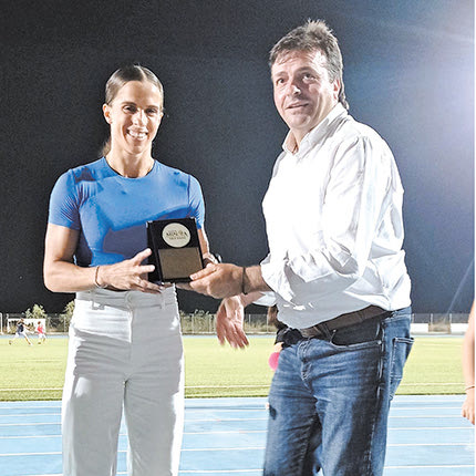 Κολυμβητήριο, γήπεδο ποδοσφαίρου, ετοιμάζεται το κλειστό γυμναστήριο και από προχθές το Αρκαλοχωρίου των παθών έχει και ολοκληρωμένο στάδιο