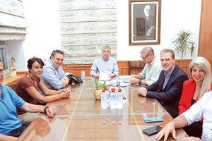 Από την υπογραφή της σύμβασης με το ΙΤΕ στο πλαίσιο του προγράμματος «Ζωή» που «τρέχουν» η Περιφέρεια και ο αρμόδιος Αντιπεριφερειάρχης Γιώργος Πιτσούλης, παράλληλα με σειρά άλλων δράσεων δημόσιας υγείας