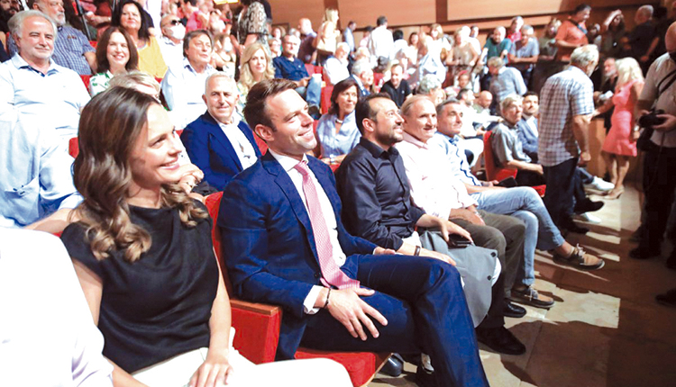 Αναβάλλονται οι εκλογές στον ΣΥΡΙΖΑ.
