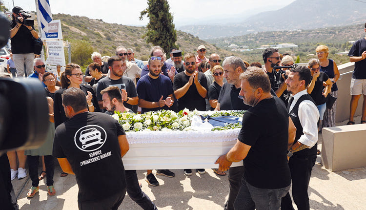 Ράγισαν και οι πέτρες στον Άγιο Νικόλαο