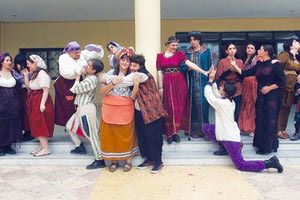 ΣΗΜΕΡΑ Η ΘΕΑΤΡΙΚΗ ΟΜΑΔΑ ΤΟΥ 7ο ΓΕΛ ΠΑΡΟΥΣΙΑΖΕΙ ΤΗΝ “ΠΑΝΤΟΥΦΛΑ ΤΗΣ ΠΑΝΩΡΑΙΑΣ”