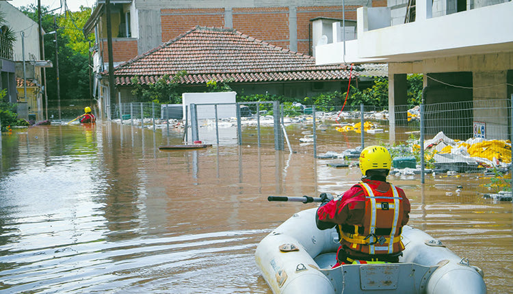 Συναγερμός στη Λάρισα από την υπερχείλιση του Πηνειού