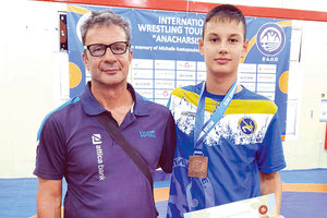 Ο κ. Δεσκουλίδης με τον Στρατάκη