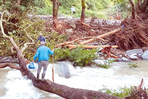 Σώθηκε ακροβατώντας