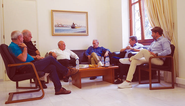 Στο Επιμελητήριο ο Αλέξης Καλοκαιρινός