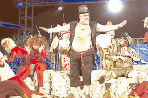 Ο Δικηγορικός Σύλλογος Ηρακλείου ανεβάζει απόψε το βράδυ στις 9:30 στο κηποθέατρο «Νίκος Καζαντζάκης» την παράσταση «Τάλως», όλα τα έσοδα της οποίας θα διατεθούν για τους πλημμυροπαθείς της Θεσσαλίας.