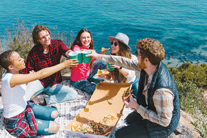 Διατροφή, άσκηση,  ξεκούραση, ευθυμία  τα… μεγάλα μυστικά