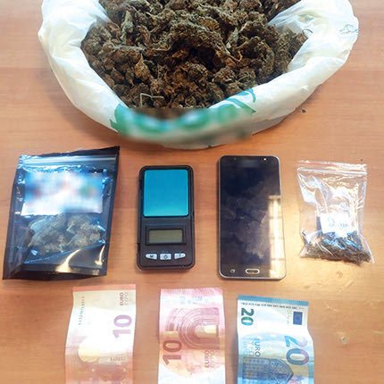 Τους έπιασαν επ’ αυτοφώρω με κάνναβη