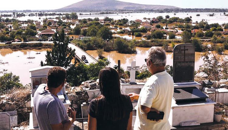 Μια πόρτα χωρίζει τους νεκρούς από τους ζωντανούς...
