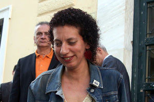 ΒΟΛΕΣ ΚΑΤΑ ΤΗΣ ΠΡΟΕΔΡΟΥ ΤΟΥ ΣΥΛΛΟΓΟΥ ΕΛΛΗΝΩΝ ΑΡΧΑΙΟΛΟΓΩΝ ΔΕΣΠΟΙΝΑΣ ΚΟΥΤΣΟΥΜΠΑ Εννέα έφοροι αρχαιοτήτων συνυπογράφουν υπόμνημα-διαμαρτυρία