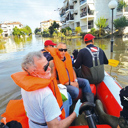 Μία απέραντη λίμνη τα χωριά της περιοχής 