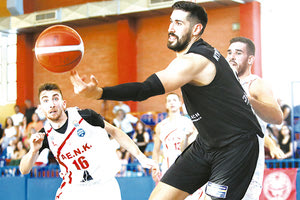 Ο Ντράσκοβιτς της Αναγέννησης σε φάση απο το παιχνίδι με την Κηφισιά