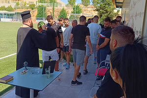 Φωτό από τον Αγιασμό του Αλμυρού που έγινε παραμονές του αγώνα της Ριζούπολης